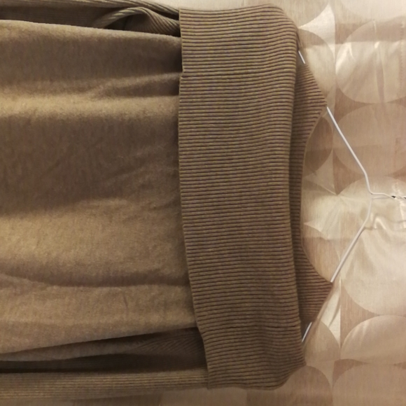 Flowy Sweater - Picture 4 of 4